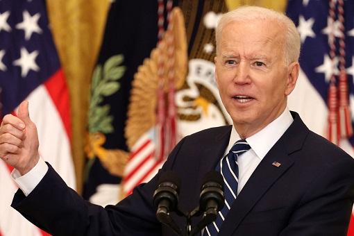 Joe Biden elude commitment to Russia in Ukraine talks.